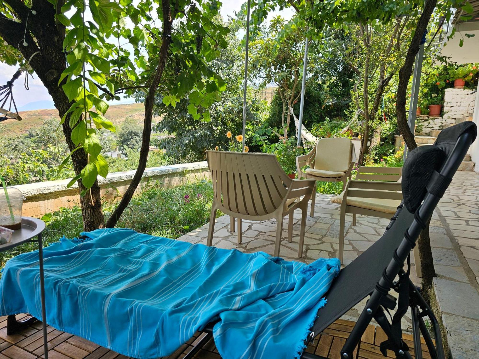 Lemon Garden Apartment-Hot Tub Jacuzzi Gjirokastër Exterior foto